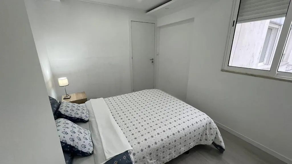 Room Near The Airport Lisbona Portogallo